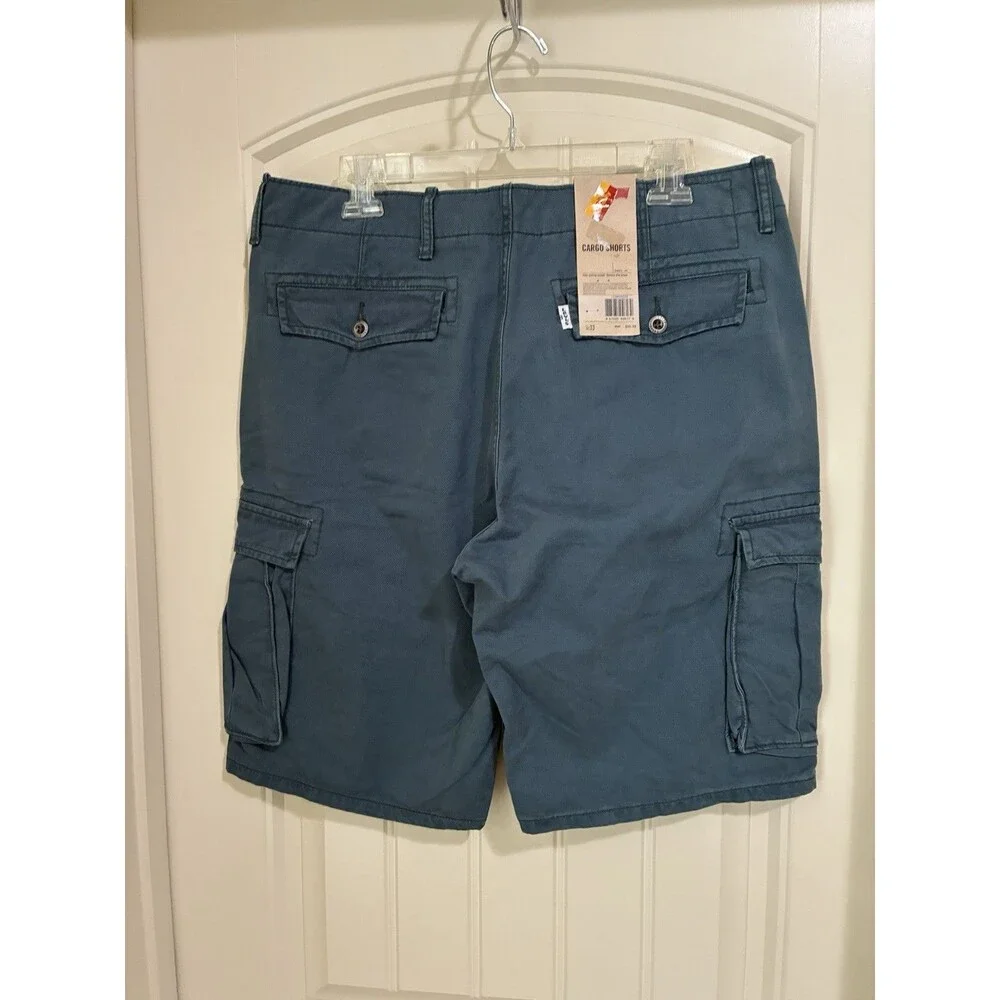 Levis Men's Below the knee Cargo Shorts Size 33  Blue New